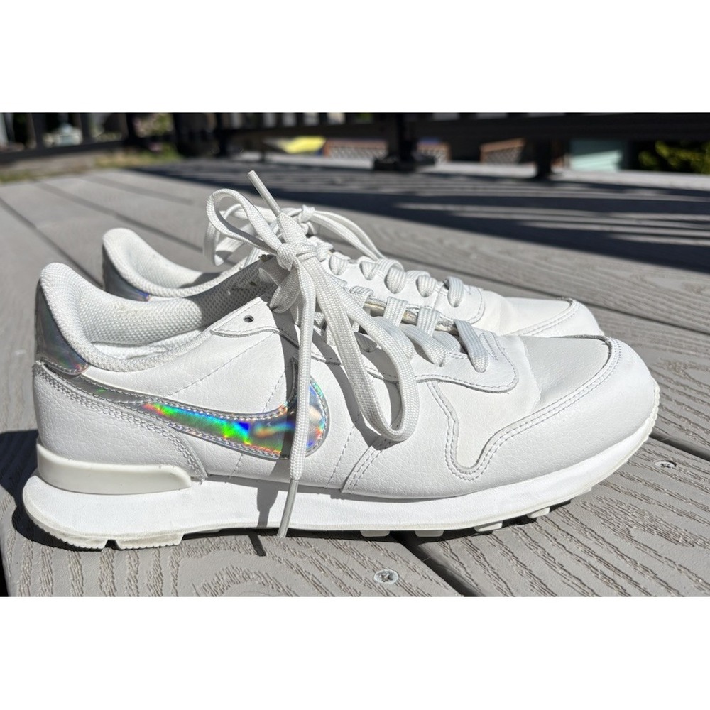 Women's Nike Internationalist‎ White Iridescent - SE Summit Trainers - Size 7